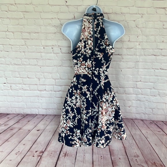 B.Darling floral fit & flare sleeveless mini dress size 1/2 - Picture 8 of 11